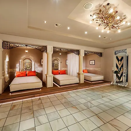 Krone Von - Romantikhotel - In Bester Lage