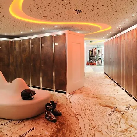 Krone Von - Romantikhotel - In Bester Lage Lech am Arlberg