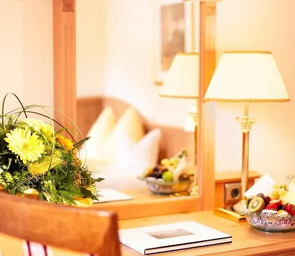 Krone Von - Romantikhotel - In Bester Lage Hotel Lech