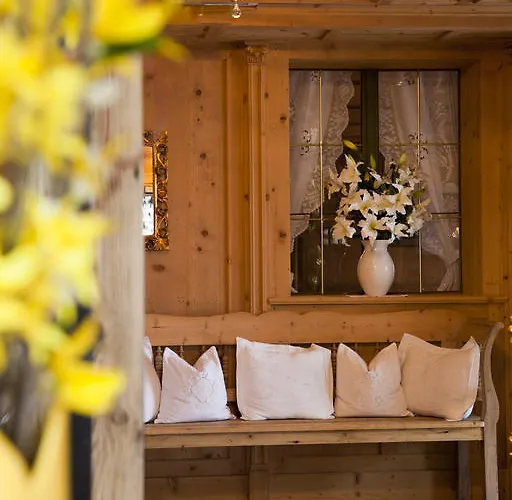 Krone Von - Romantikhotel - In Bester Lage Hotel Lech