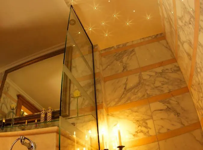 Krone Von - Romantikhotel - In Bester Lage Lech